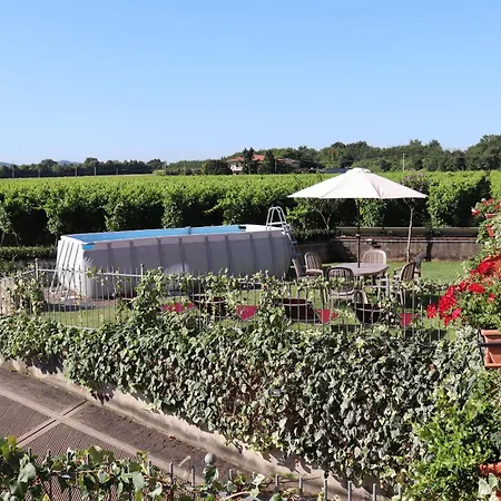 El Canfin Bed & Breakfast