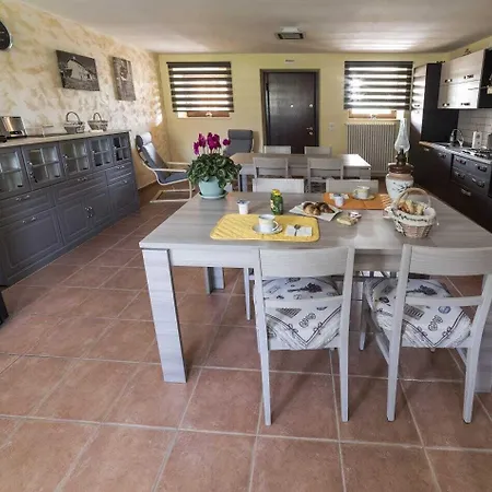 El Canfin Bed & Breakfast